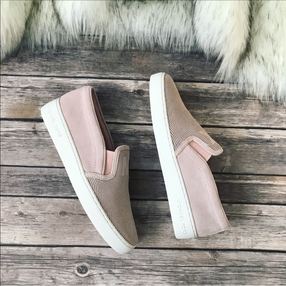NWOT💗GORGEOUS Michael Kors blush sneakers💗 - Picture 4 of 5